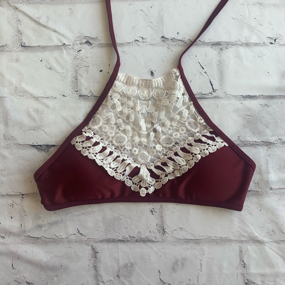5/$35💥NWOT Crochet Detail Bikini Top